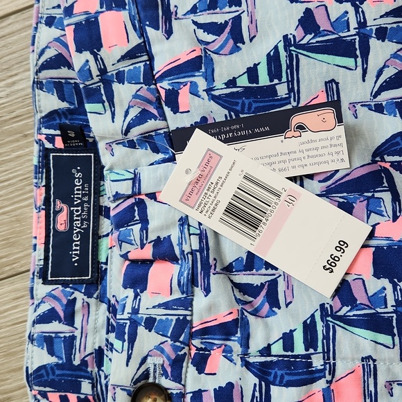 NWT Vineyard Vines Sailboat Breaker shorts - Picture 2 of 5